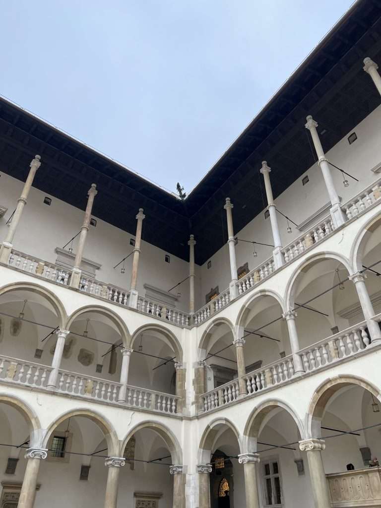 krużganki wawel, wielkanoc wawel, zwiedzanie wawelu